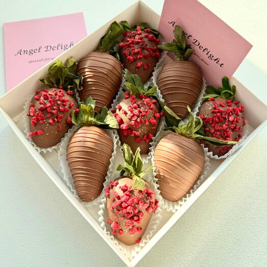 Клубника в шоколаде "Charmix"S (9-16 ягод)