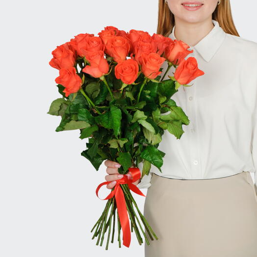 25 рыжих роз