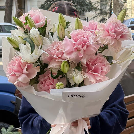 Lilies with French roses