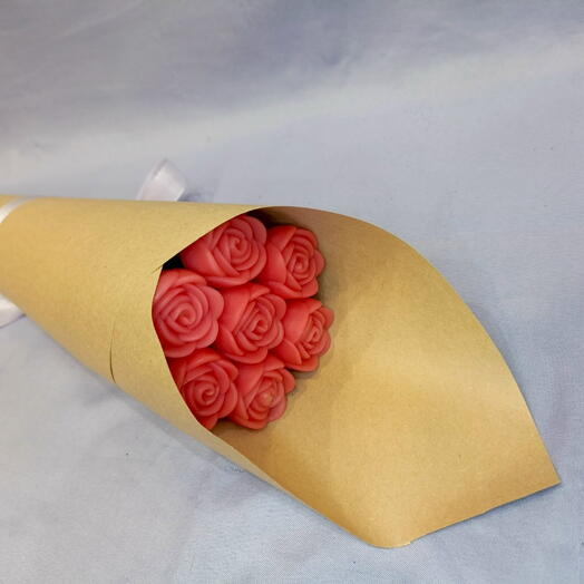 Мини-букет из 7 розовых розочек из мыла ручной работы