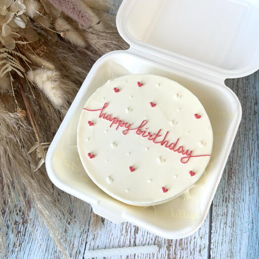 Бенто торт «Happy birthday» с сердечками