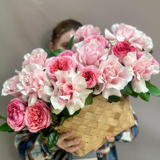 Корзина из французских роз