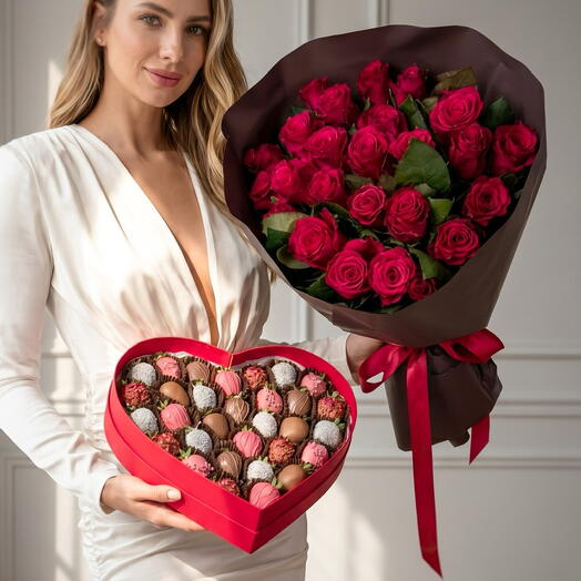 Ароматные розы и клубника в Бельгийском шоколаде. 💘 Подарочный Набор 2050 «Сердце в подарок» Leoraflowers
