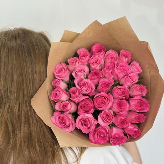 33 розовые кенийские розы