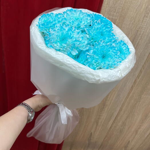 Букет из 3 голубых хризантем