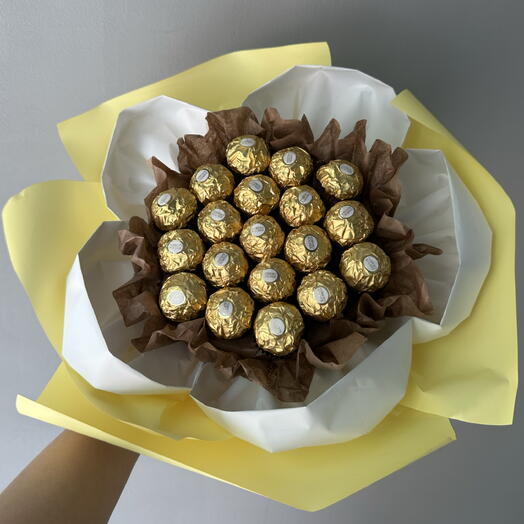 Букет из конфет Ferrero Rocher «Ромашка»