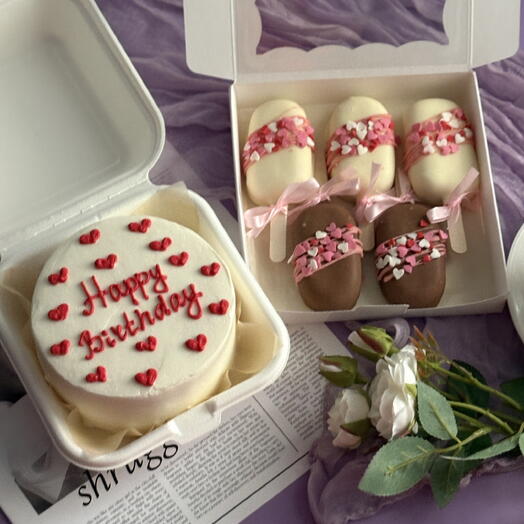 Selection set: bento cake and popsicle cakes