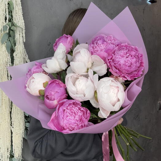 Букет 11 микс пионов