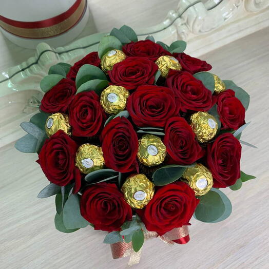 Красные розы с Ferrero - 25 шт