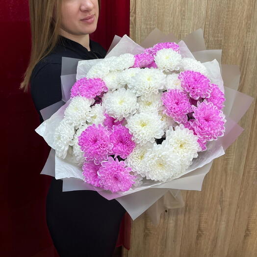 Букет из 9 бело-розовых хризантем