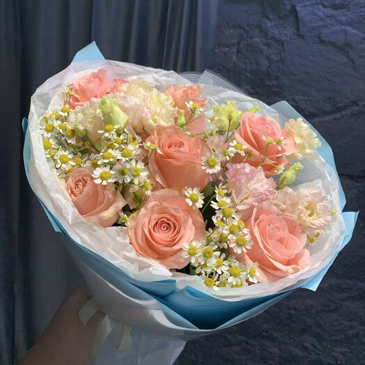 Букет из роз и эустом🌸