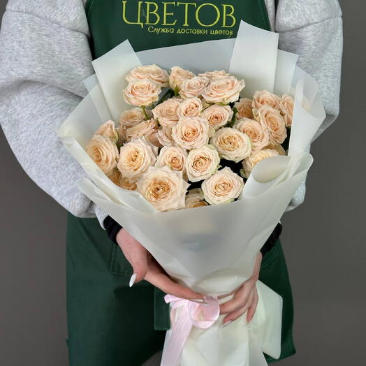 Букет из 9 веток кустовой розы