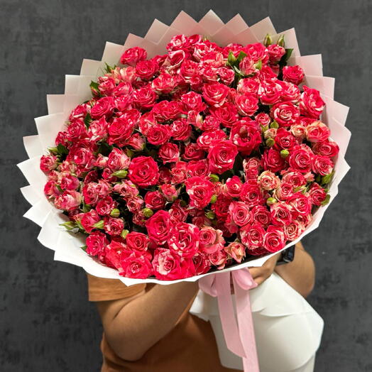 Букет кустовая роза