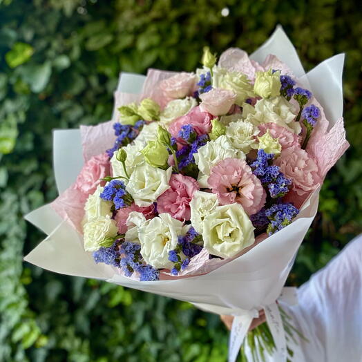 Букет бело розовых эустом со статицей, для учителя, жены, мамы💝