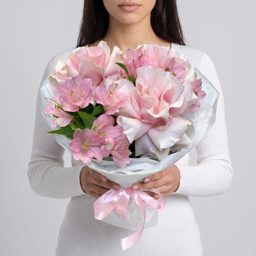 Нежные французские розы и альстромерии🌸