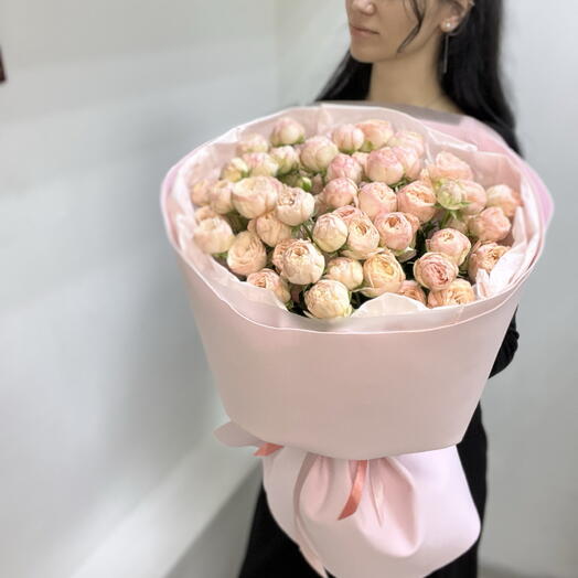 Букет из кустовых роз