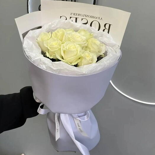 Букет из белых роз