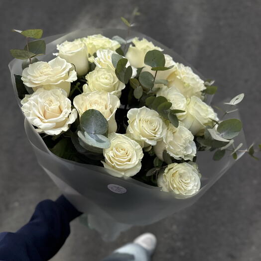 Букет из белых роз