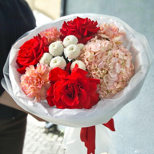 Тебе с любовью 😍 | Нежный букетик с французскими розами и гортензией