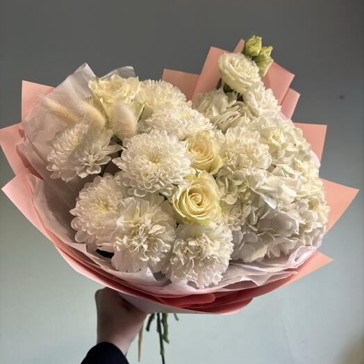 Букет из белой гортензии, эустомы и белых роз💐💕