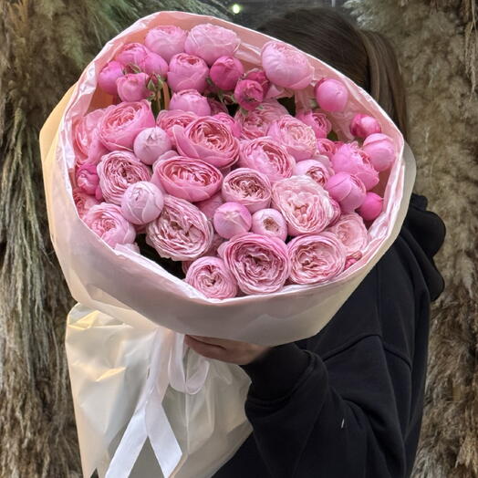 Букет из премиальных кустовых пионовидных роз сорта Silva Pink🤍
