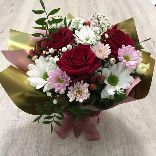 Composition with red roses