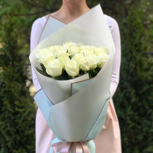 Роза белая 21