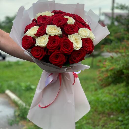 Bouquet of 33 roses