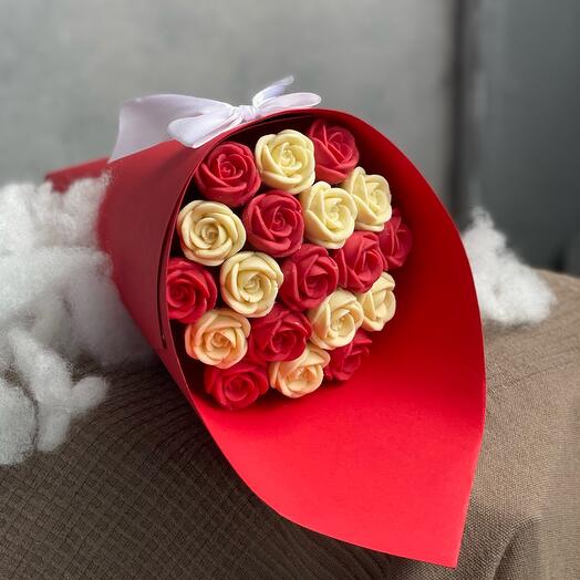 19 chocolate roses bouquet