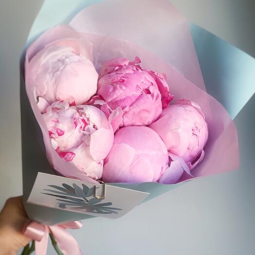 Bouquet of 5 pink peonies