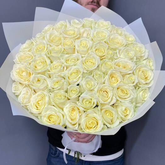 Bouquet of white roses