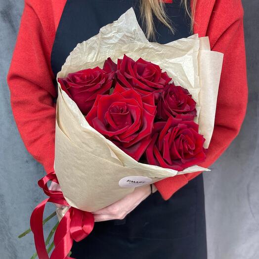 Букет из 5 красных роз🌹