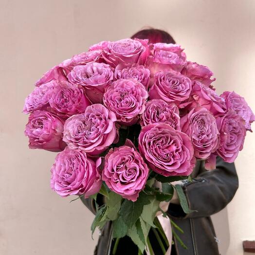 25 lace roses