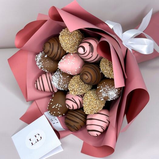 Букет «Фантазия» из клубники в шоколаде