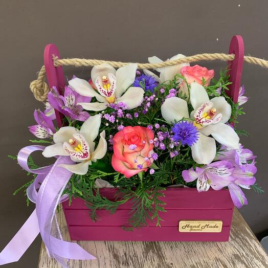 Ящик с орхидеей