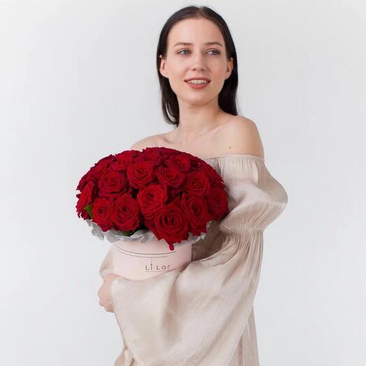 25 красных роз в шляпной коробке 596