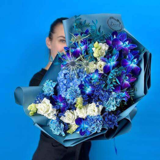 Букет из синих Орхидей, белой эустомы и диантуса. Авторский букет 582. Leora Flowers дом цветочной моды
