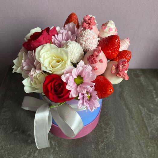 Цветы и клубника в шоколаде 🍓