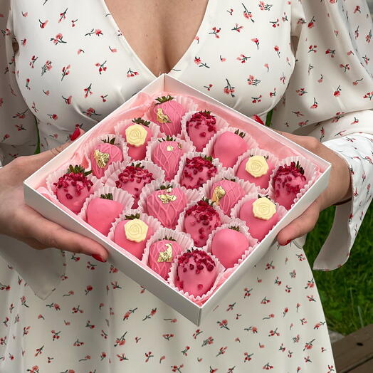 Набор клубники в шоколаде «Pink» (16-20 шт)