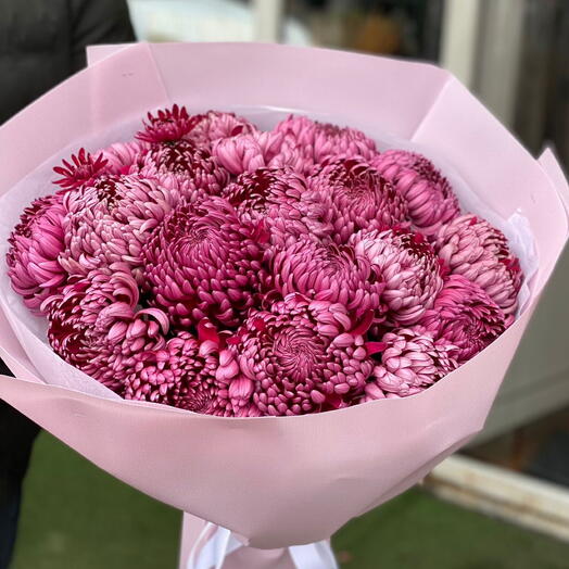 Букет «Бигуди» - 15 хризантем, свежесть и стиль