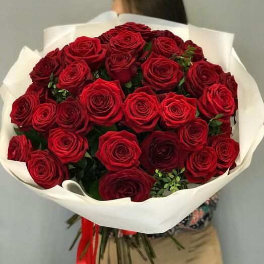 Букет красных роз 27 шт