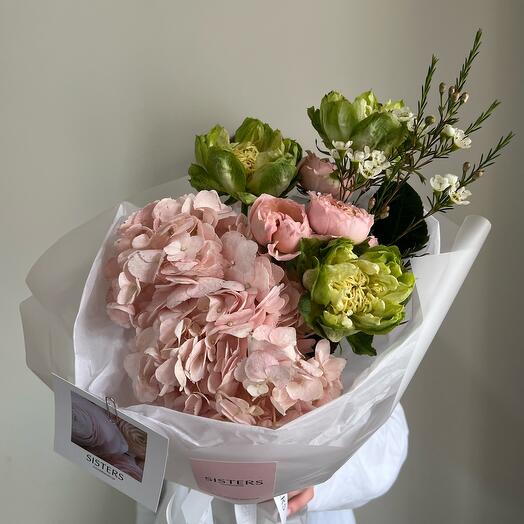 Bouquet with hydrangea, Veggie roses and bushy peony rose