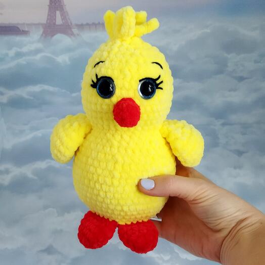 Вязаная игрушка цыплёнок