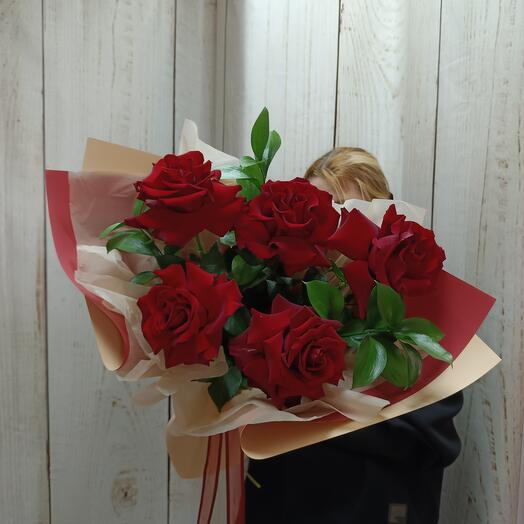 Ramo de rosas Francesas y ruskus Emociones de Amor