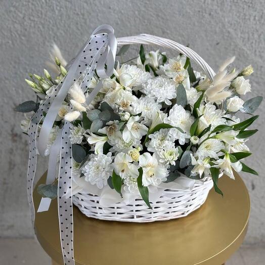 Корзина с цветами