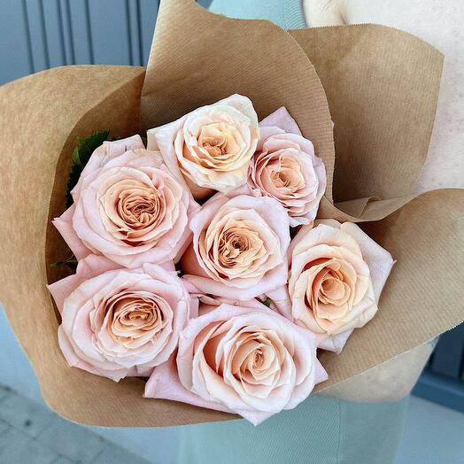 7 Shimmer roses 60 cm in Kraft paper