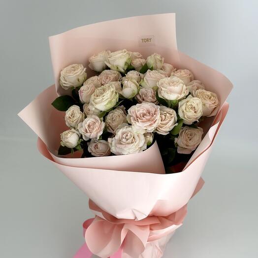 bouquet of 7 cream spray roses