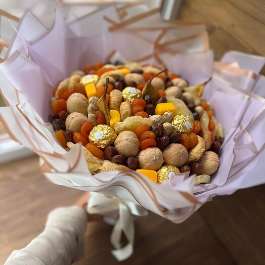 Букет из сухофруктов и орехов