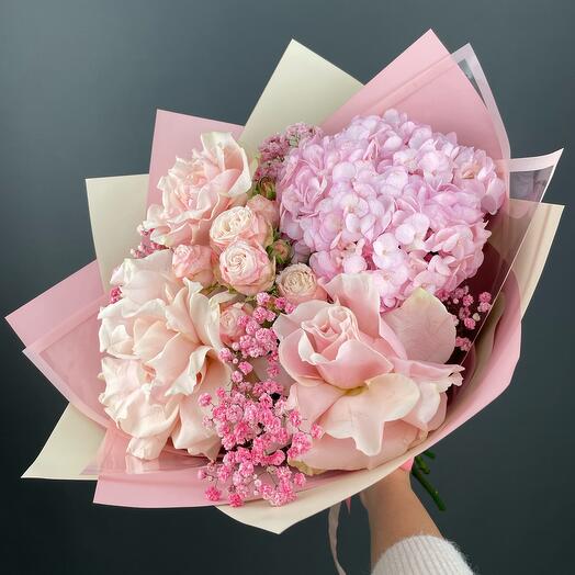 Bouquet with bush and French rose