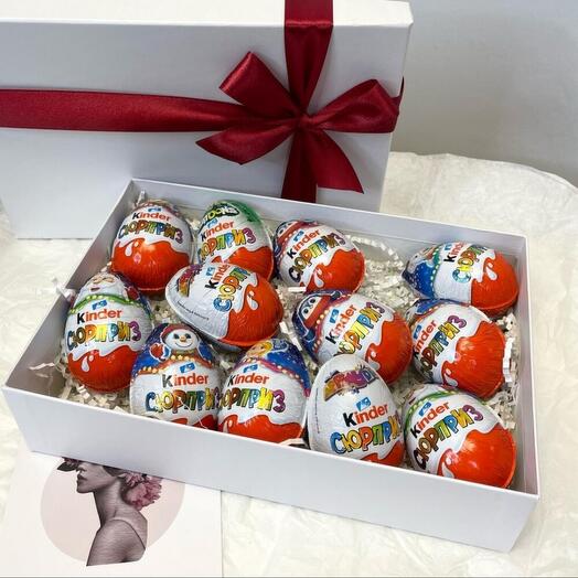 Коробка с Киндер сюрпризом 12 шт